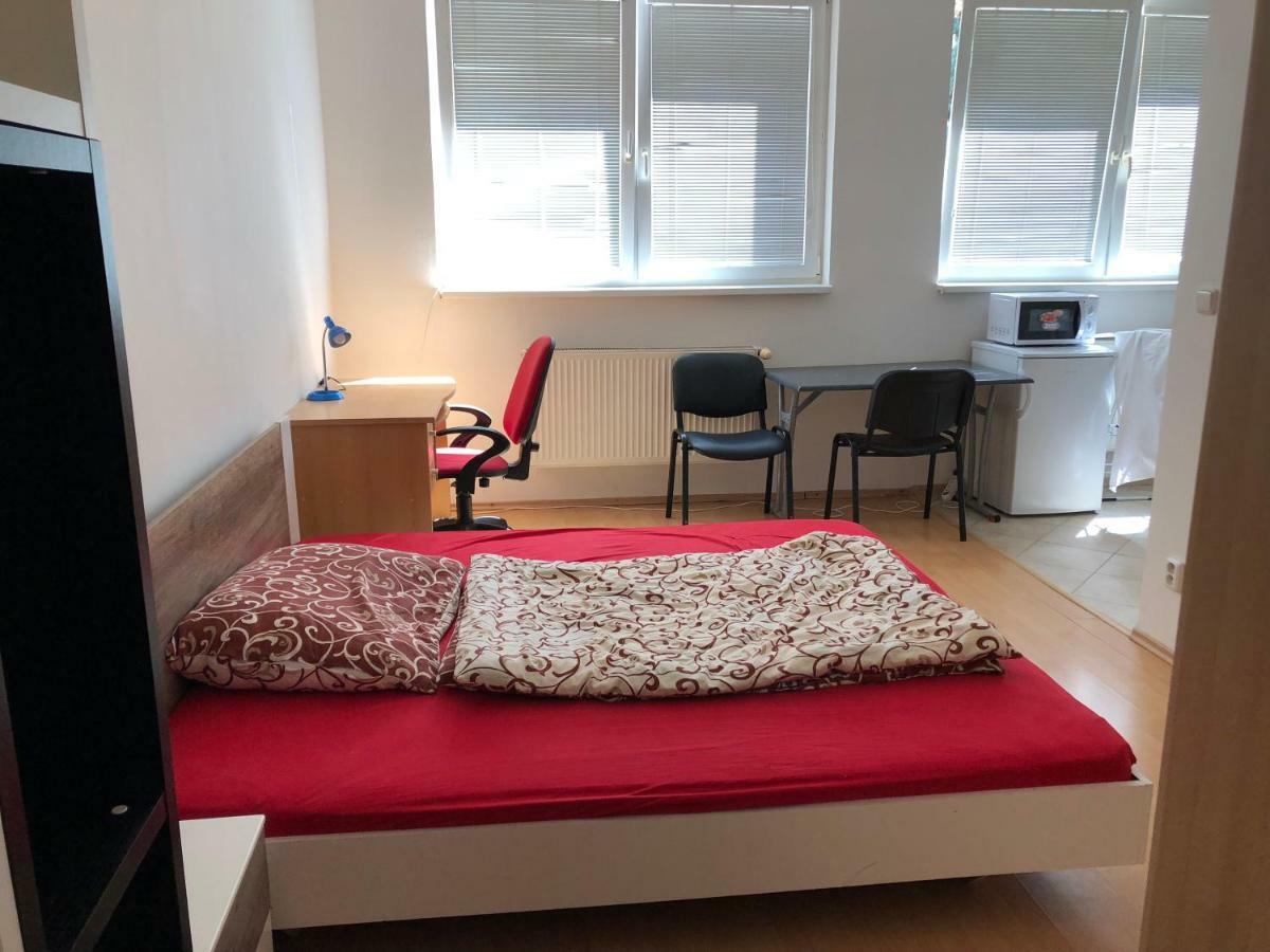 Moonstreet Apartments Братислава Екстериор снимка
