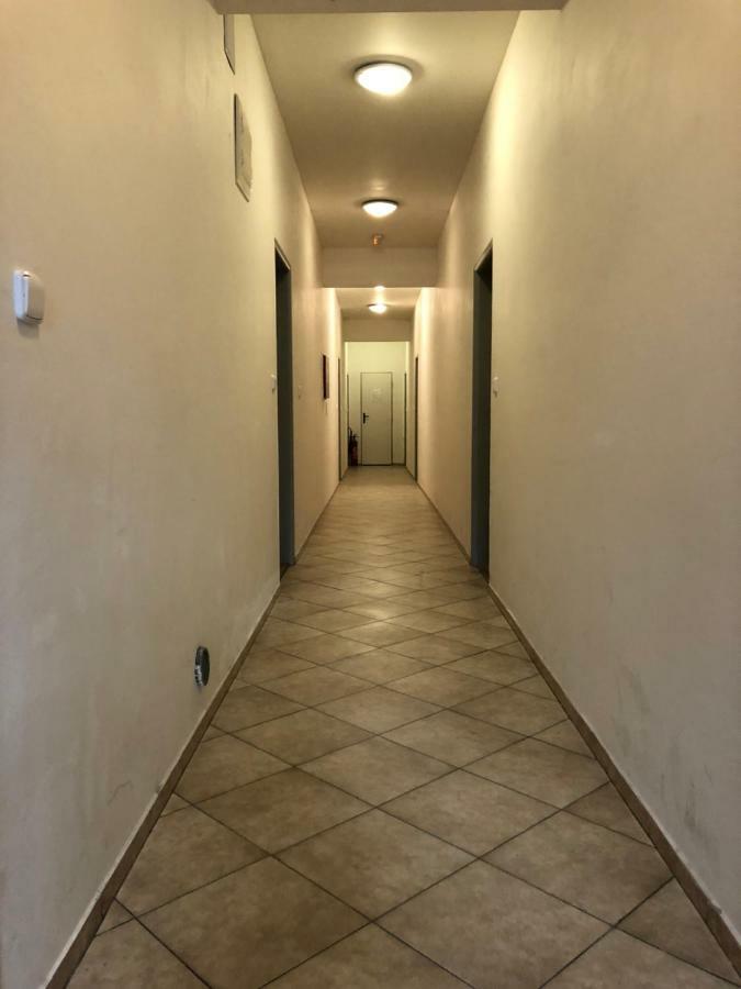 Moonstreet Apartments Братислава Екстериор снимка