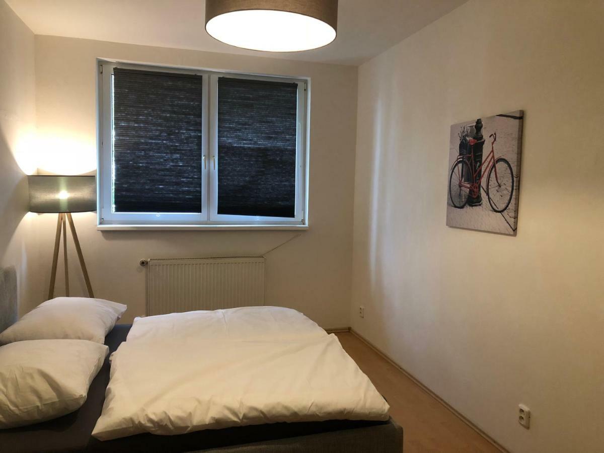 Moonstreet Apartments Братислава Екстериор снимка